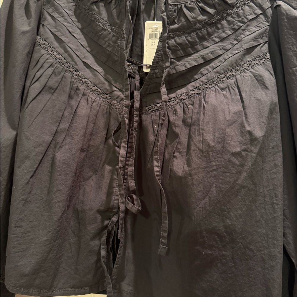 NWT Aerie Charcoal Smocked Blouse. Size Small With Balloon Sleeves - Picture 2 of 11